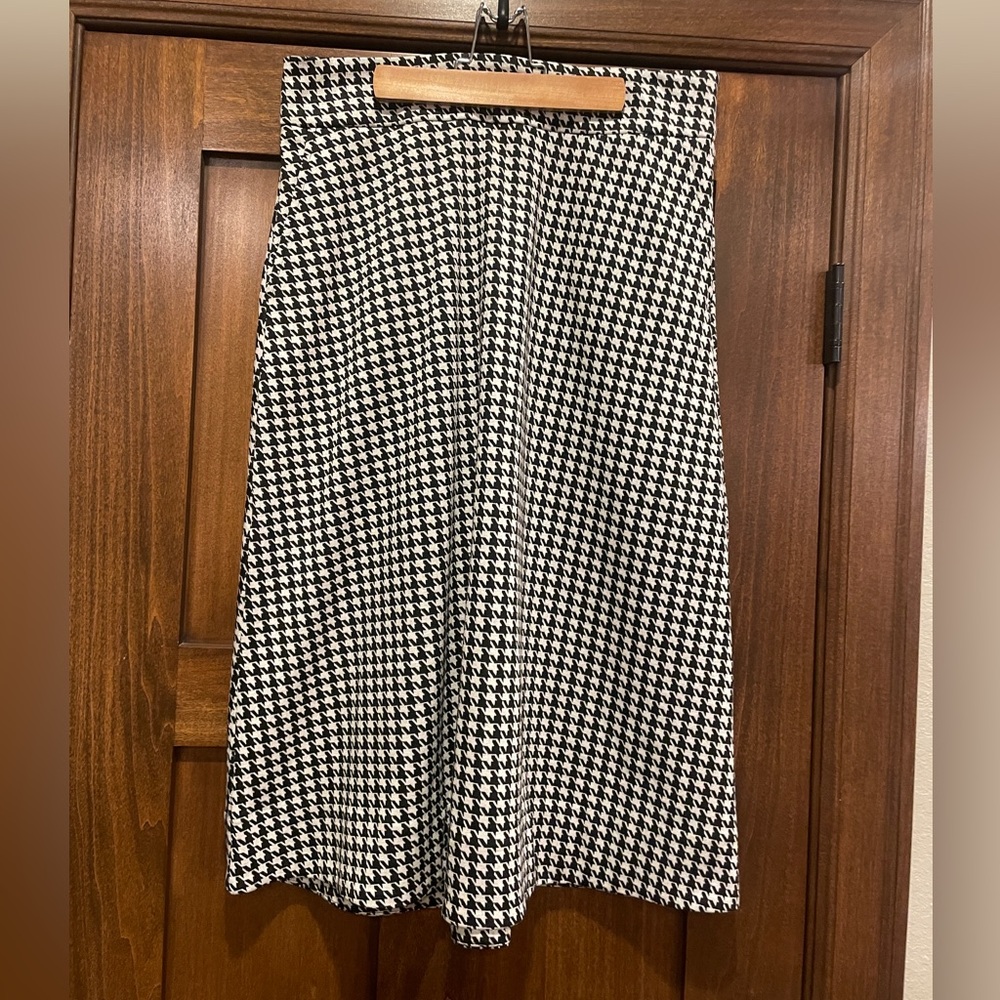 Cabi Houndstooth Skirt A-line style #4023 size 10